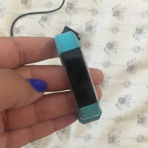 Fitbit Alta HR + 19 extra bands :)